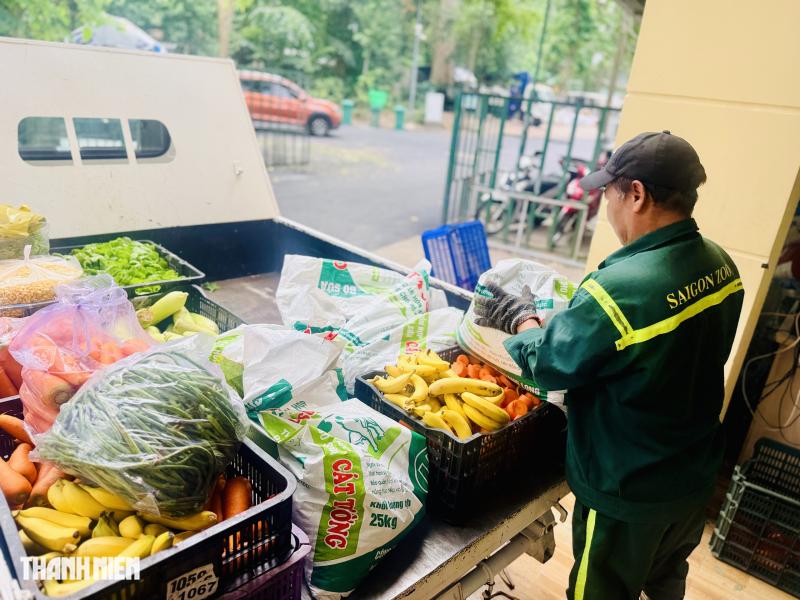 Ít ai biết: Một buổi sáng ở Thảo Cầm Viên bắt đầu từ… 3 tấn thức ăn - Ảnh 12.