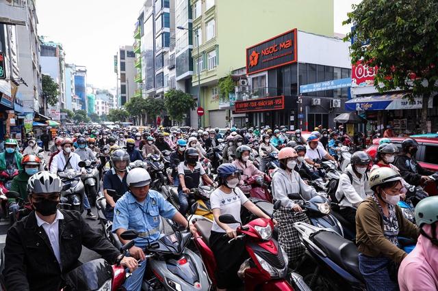 Đề xuất mở rộng vùng kiểm soát xe xăng tại TP.HCM- Ảnh 1.