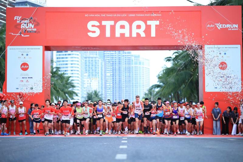 Gần 8.000 runner 'đổ bộ' Đà Nẵng, AirAsia RedRun 2026 gây sốt ngay mùa đầu- Ảnh 2.