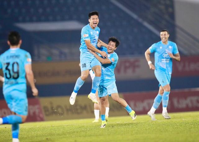 Lịch thi đấu V-League cực hay hôm nay: HLV Kewell sẽ ‘đẩy’ Đà Nẵng xuống hạng hay ‘cứu hộ’?- Ảnh 3.