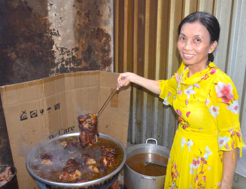 Món giò heo bắc thảo hơn nửa thế kỷ: Bí quyết ở bếp lửa chưa từng tắt - Ảnh 6.