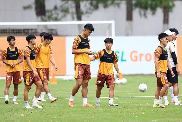 HAGL nguy to vì lịch thi đấu bất lợi nhất trong nhóm ‘vật lộn’ tránh rớt hạng
- Ảnh 2.