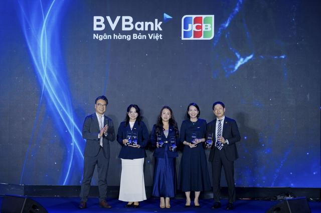 BVBank ghi dấu ấn hoạt động thẻ 2025 với 7 giải thưởng quan trọng - Ảnh 2.