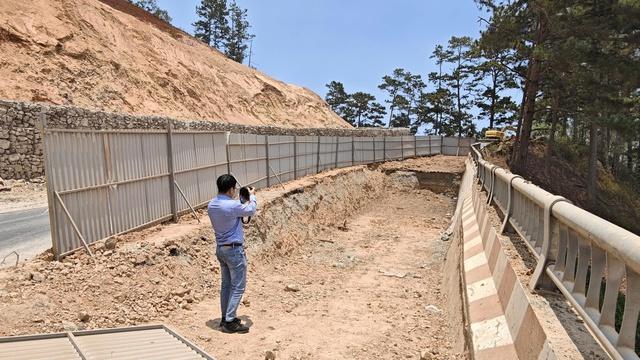 Chậm khắc phục sạt lở ta luy âm cầu Treo đèo D’ran- Ảnh 2.