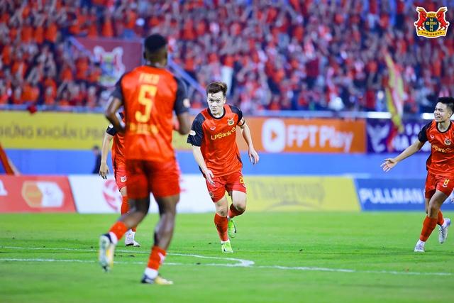 Chỉ 1 Hoàng Đức vẫn giúp Ninh Bình thắng dễ đội khó chịu nhất V-League - Ảnh 3.
