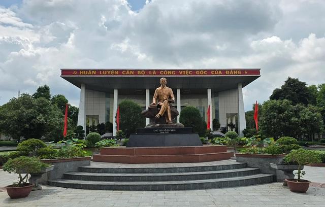 Giữ cho lòng mình luôn 't rong' như suối nguồn đạo đức Hồ Chí Minh - Ảnh 1.