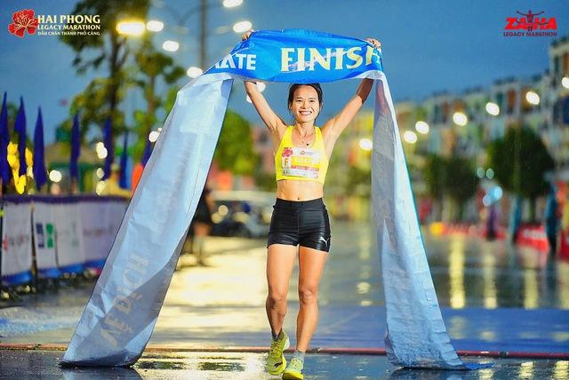Hồng Lệ và Anh Khôi vô địch giải chạy Hải Phòng Legacy Marathon 2026, lan tỏa thông điệp sống xanh- Ảnh 7.