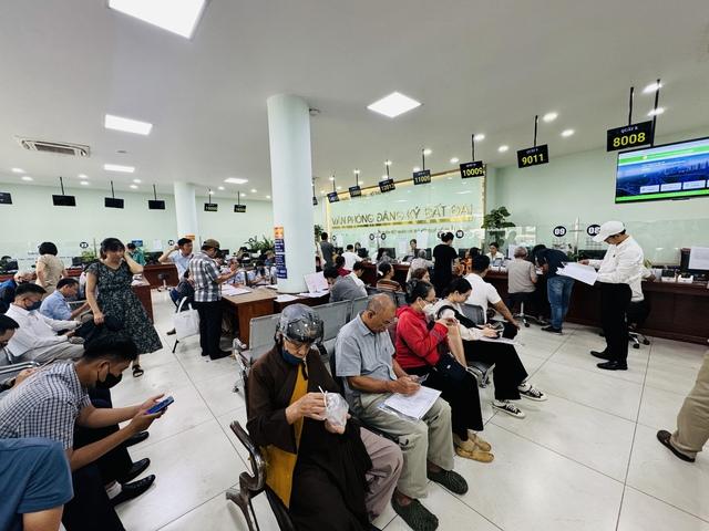 TP.HCM tiến tới làm sổ hồng trên điện thoại   - Ảnh 1.