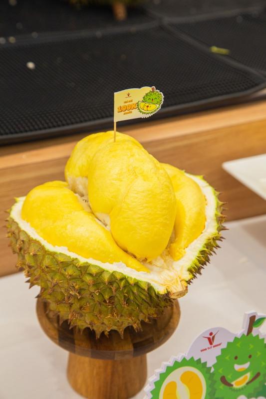Buffet sầu riêng độc lạ đang diễn ra ở TP.HCM, cửa hàng chuẩn bị hơn 1 tấn - Ảnh 6.