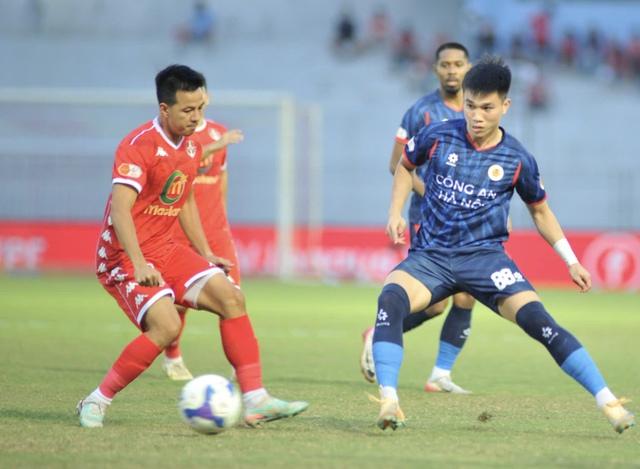Đình Bắc không thể... ngừng ghi bàn, CLB CAHN thắng dễ Hải Phòng: Tiến rất sát ngôi vô địch V-League - Ảnh 1.
