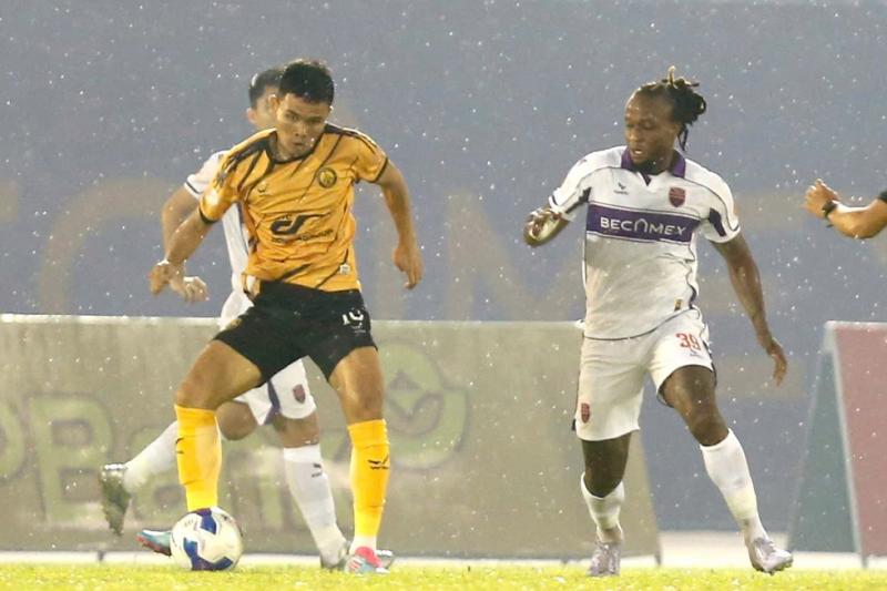 Bảng xếp hạng V-League mới nhất: Thanh Hóa hết ‘khóc’ to, Đà Nẵng lại bị chìm rất sâu- Ảnh 2.
