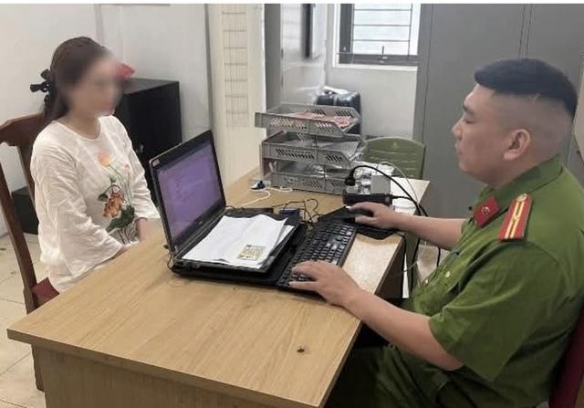 Công an lập hồ sơ xử lý cô gái chửi, tát tài xế ô tô lớn tuổi- Ảnh 1.