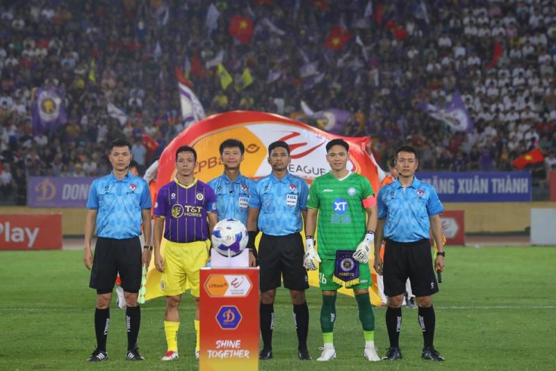 Hai trọng tài Malaysia làm chứng nhân 2 cuộc đối đầu khốc liệt có HAGL, ai đó sẽ rớt hạng nếu…- Ảnh 4.