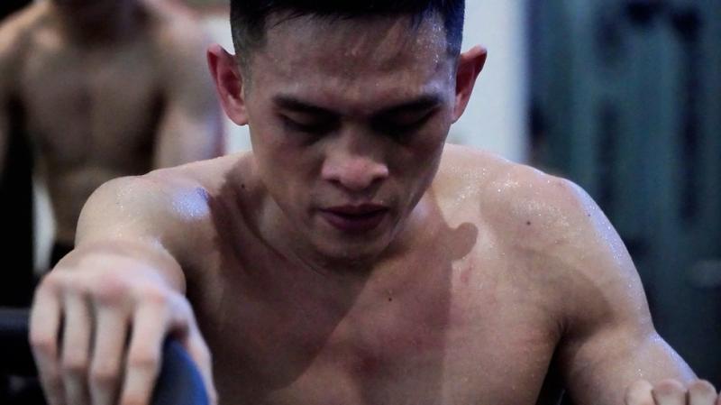 Từ bỏ nghề y và ngã rẽ cuộc đời của võ sĩ quyền anh chuyên nghiệp - Ảnh 2.