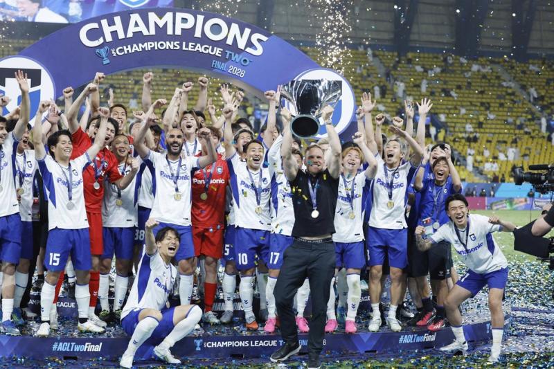 Đội Ronaldo thua sốc chung kết, nhìn Chủ tịch VFF trao cúp cho đại diện Nhật Bản- Ảnh 4.