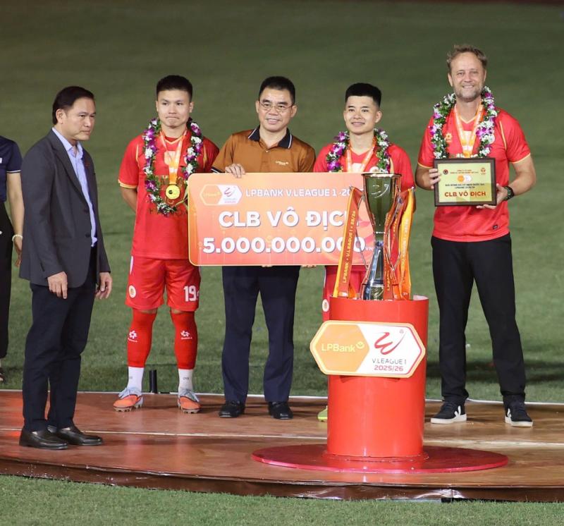 Đình Bắc rực sáng giúp CLB CAHN thắng đẹp ngày đăng quang, đẩy Becamex TP.HCM vào cảnh bi đát- Ảnh 4.