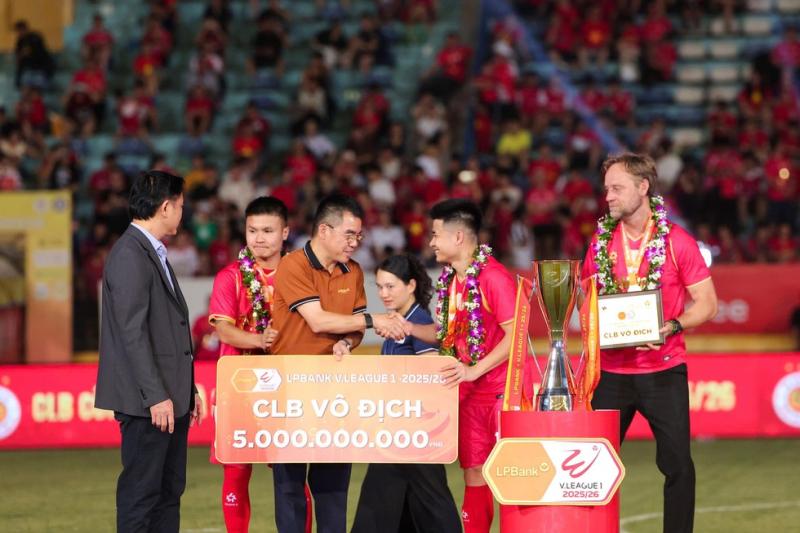 Đình Bắc rực sáng giúp CLB CAHN thắng đẹp ngày đăng quang, đẩy Becamex TP.HCM vào cảnh bi đát- Ảnh 3.