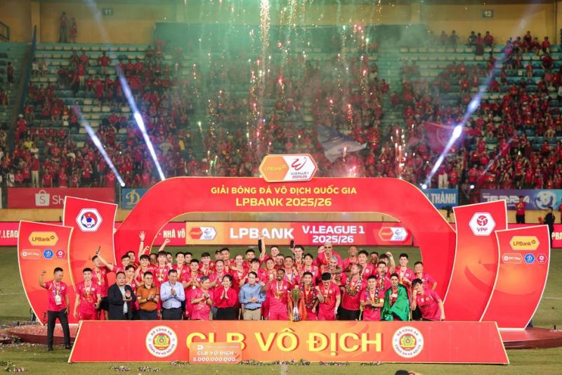 Đình Bắc rực sáng giúp CLB CAHN thắng đẹp ngày đăng quang, đẩy Becamex TP.HCM vào cảnh bi đát- Ảnh 1.
