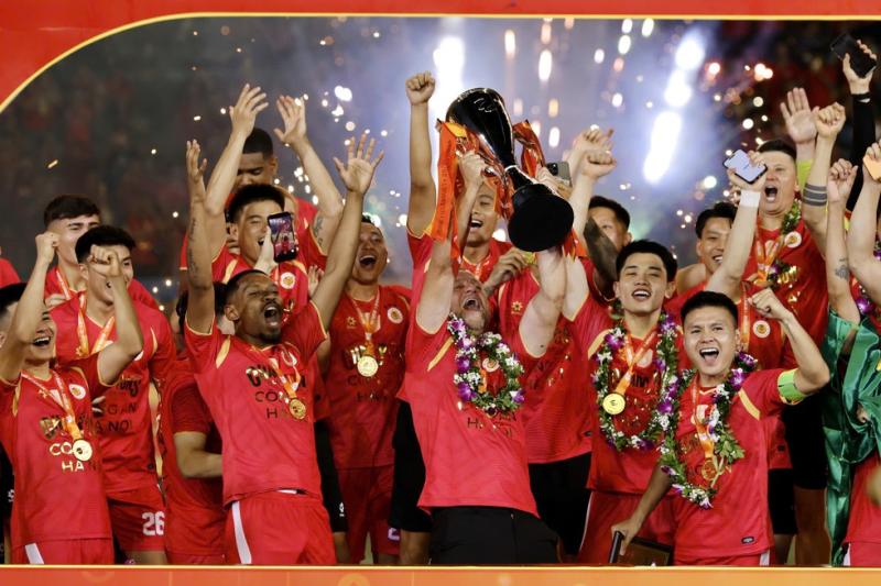 Đình Bắc rực sáng giúp CLB CAHN thắng đẹp ngày đăng quang, đẩy Becamex TP.HCM vào cảnh bi đát- Ảnh 2.