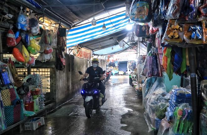 Rốn ngập ở TP.HCM 'thay da đổi thịt': Người dân 'quá vui' vì thoát cảnh lội nước - Ảnh 17.
