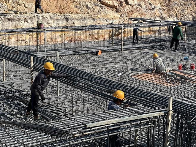 Các công trình điện phục vụ APEC 2027 tại Phú Quốc 'chạy đua' tiến độ - Ảnh 2.