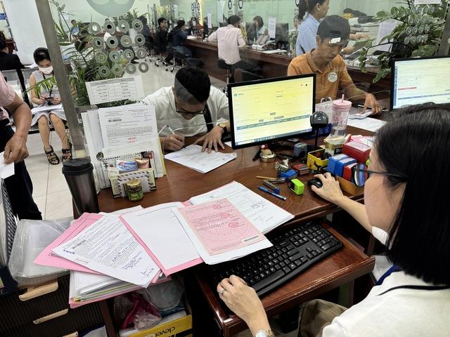 TP.HCM tiến tới làm sổ hồng trên điện thoại   - Ảnh 2.