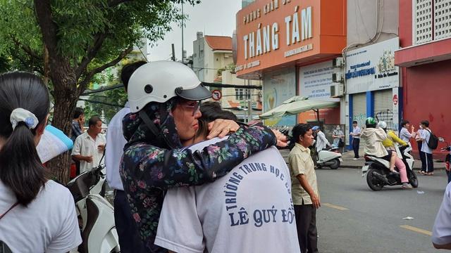 Bỏ thi tuyển sinh lớp 10: Tiết kiệm tài nguyên, công sức khỏi cuộc đua khốc liệt - Ảnh 1.