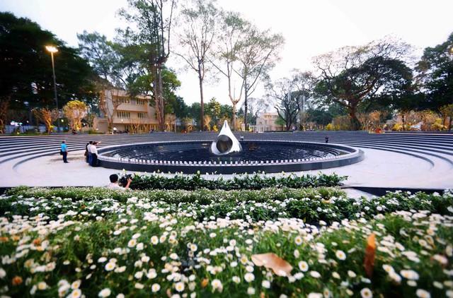 Không 'nén' cao ốc vào trung tâm TP.HCM- Ảnh 1.