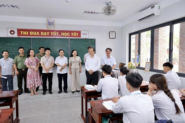 Nhiều giải pháp mạnh để nâng cao kết quả thi tốt nghiệp THPT - Ảnh 2.