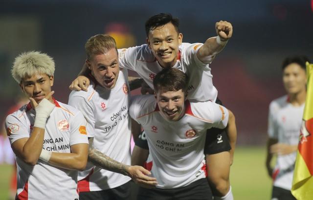 Lịch thi đấu V-League cực hay hôm nay: HLV Kewell sẽ ‘đẩy’ Đà Nẵng xuống hạng hay ‘cứu hộ’?- Ảnh 1.
