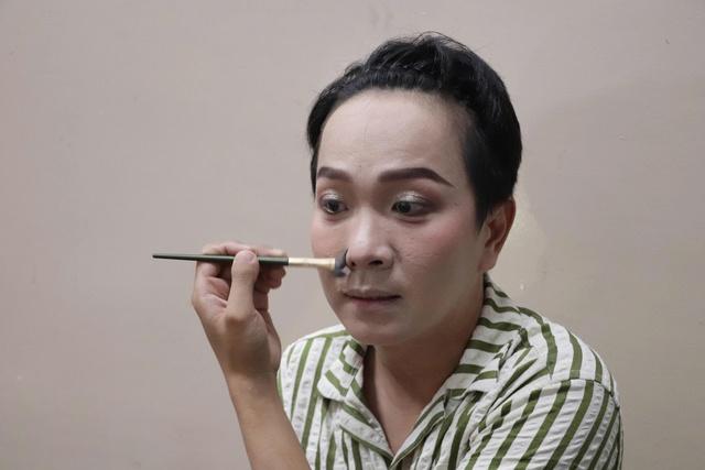 Lô tô thời nay: Để mình là nghệ sĩ, không phải 'bà bóng' bị chọc ghẹo- Ảnh 3.