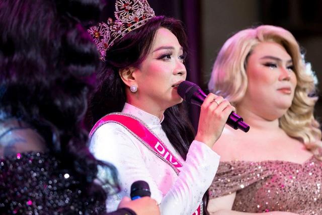 Lô tô thời nay: Để mình là nghệ sĩ, không phải 'bà bóng' bị chọc ghẹo- Ảnh 1.