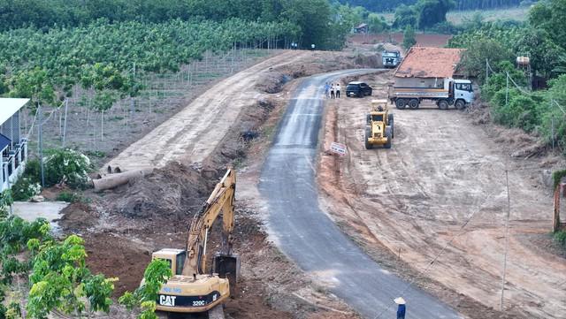 Đồng Nai: Người dân hiến đất trị giá khoảng 20 tỉ đồng để nhà nước làm đường - Ảnh 1.
