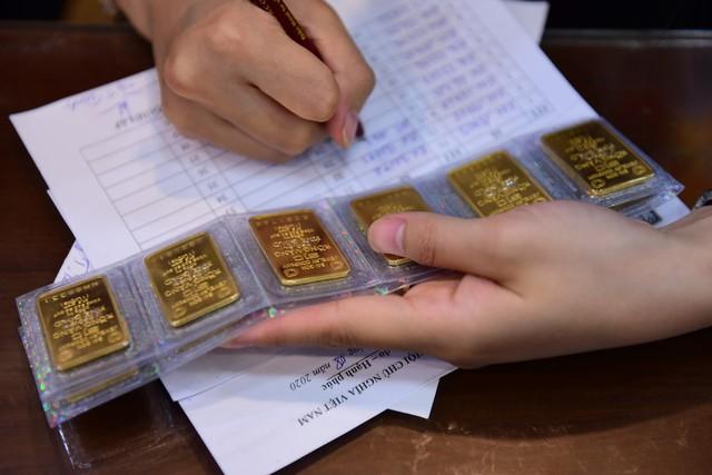 Giá vàng hôm nay 26.5.2026: Trượt giảm nhanh, mất 5 triệu đồng/lượng - Ảnh 1.