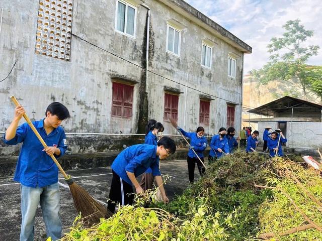 Tuổi trẻ Hà Tĩnh đồng loạt ra quân Ngày Chủ nhật xanh- Ảnh 2.