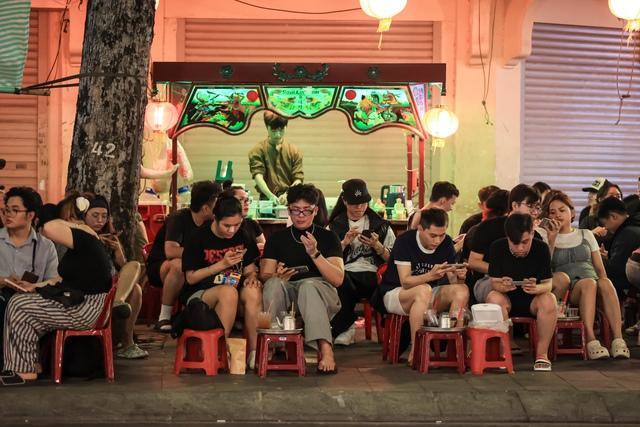 Sống ở TP.HCM: Phố đêm Chợ Lớn đã có gì đặc biệt?- Ảnh 3.