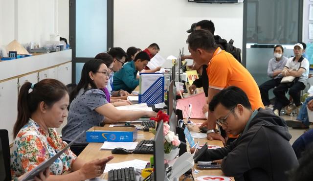TP.HCM chi thu nhập tăng thêm hơn 67.000 tỉ đồng trong 8 năm - Ảnh 1.