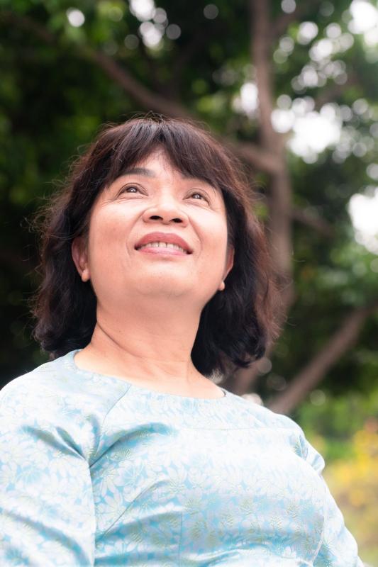 Học sinh Nguyễn Thị Minh Khai đón 'mưa thanh xuân' trong ngày chia tay - Ảnh 11.