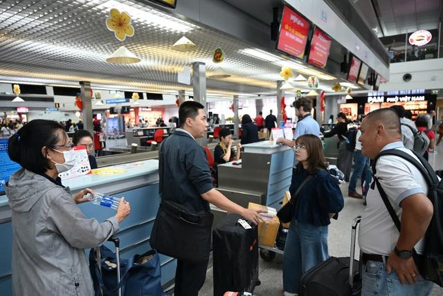 Hàng không Việt nổi bật thế giới về tăng trưởng khách giữa 'cơn lốc ngược'- Ảnh 1.
