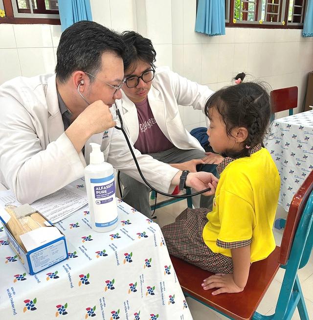 TP.HCM tổng lực kiểm tra sức khỏe người dân - Ảnh 1.