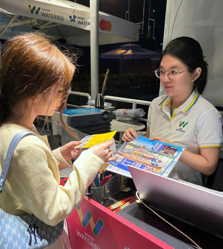 Bến tàu Ba Son có gì mà giới trẻ TP.HCM rủ nhau check-in view 'triệu đô'? - Ảnh 8.