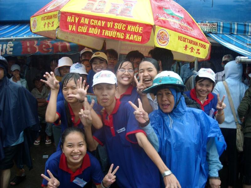 Những đêm trắng ở bến xe và cả thanh xuân rực rỡ chẳng thể nào quên - Ảnh 2.