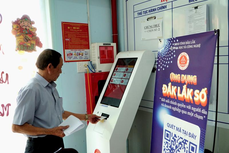 Thủ tục gọn, dân lợi: Cán bộ trẻ nâng cao sự hài lòng người dân- Ảnh 1.