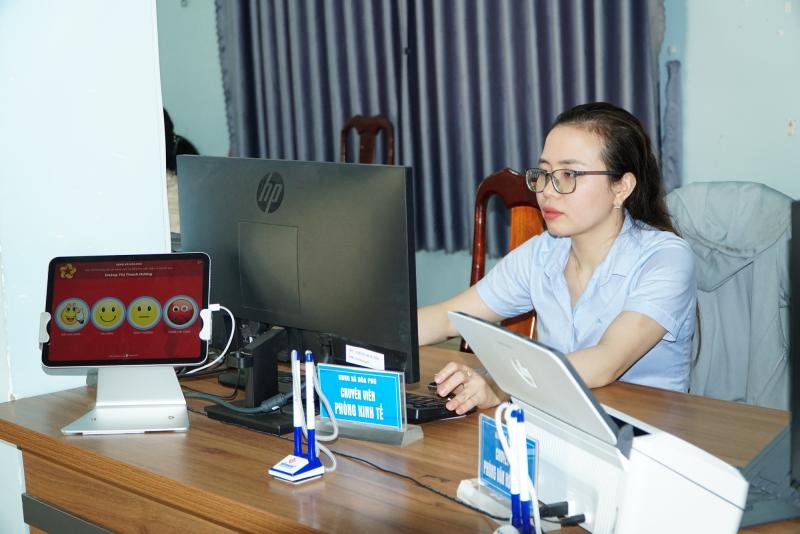 Thủ tục gọn, dân lợi: Cán bộ trẻ nâng cao sự hài lòng người dân- Ảnh 4.