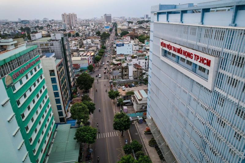 Xóa quá tải bệnh viện bằng trụ sở dôi dư- Ảnh 2.