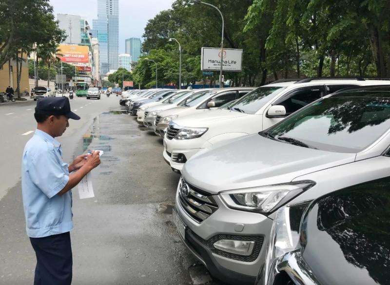 Người dân hiến kế đỗ xe ở TP.HCM- Ảnh 1.