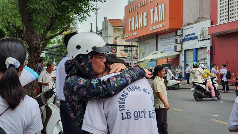 Hiến kế giảm gánh nặng cho học sinh - Ảnh 1.