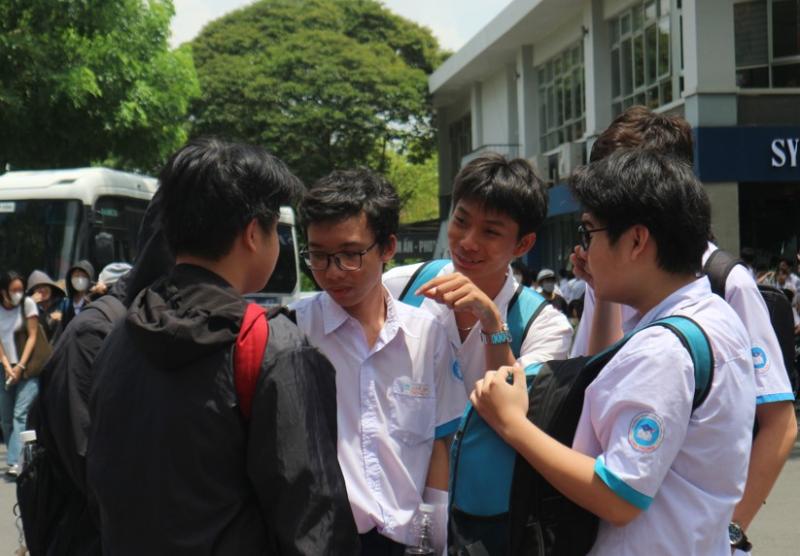 Thí sinh nói đề thi đánh giá năng lực vừa sức với… giáo viên - Ảnh 3.