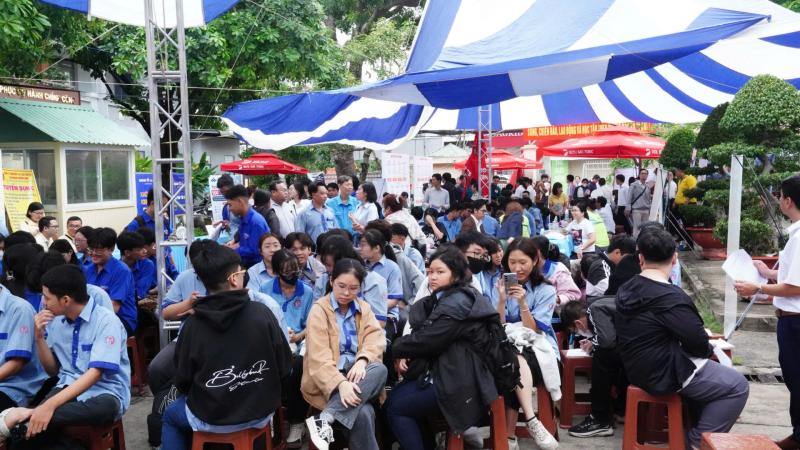 Nhiều việc làm lương cao chờ người lao động, có vị trí 30 triệu đồng/tháng - Ảnh 3. Nhiều việc làm lương cao chờ người lao động, có vị trí 30 triệu đồng/tháng - Ảnh 3.