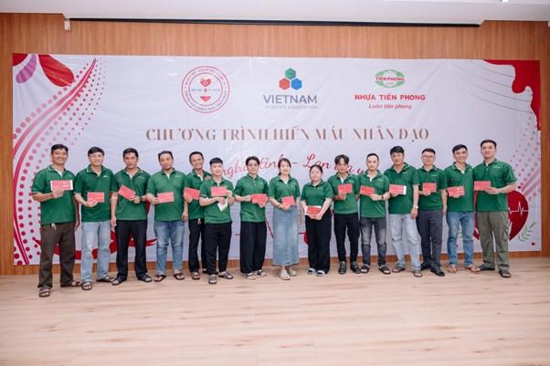 Tiền Phong Nam lan tỏa tinh thần sẻ chia từ 'Giọt máu nghĩa tình'- Ảnh 1.